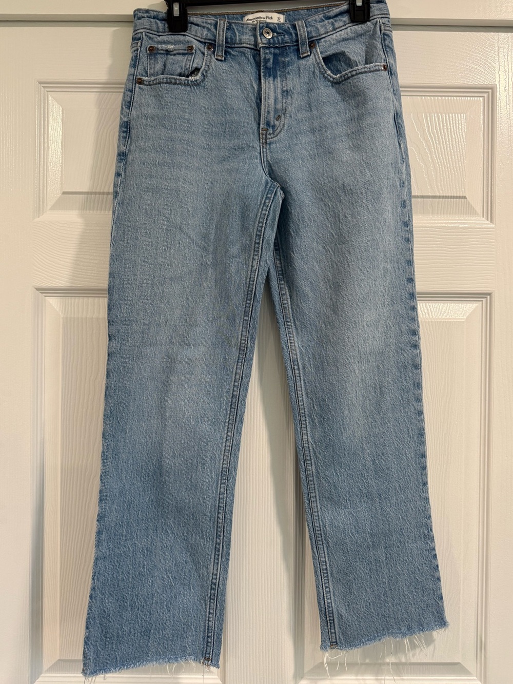 Abercrombie & Fitch “The 90s Straight” Mid-Rise Raw Hem Light Wash Jean, Short - Picture 2 of 5